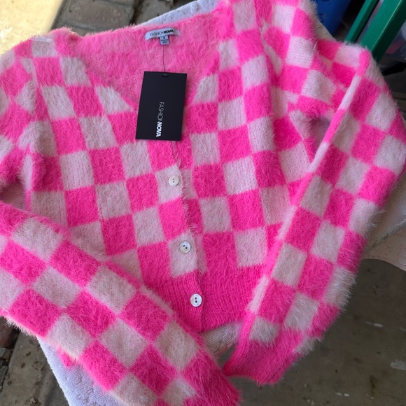 Viral Blogger Fuzzy Hot Pink Checkered Cardigan 💖💖💖 - Picture 2 of 6